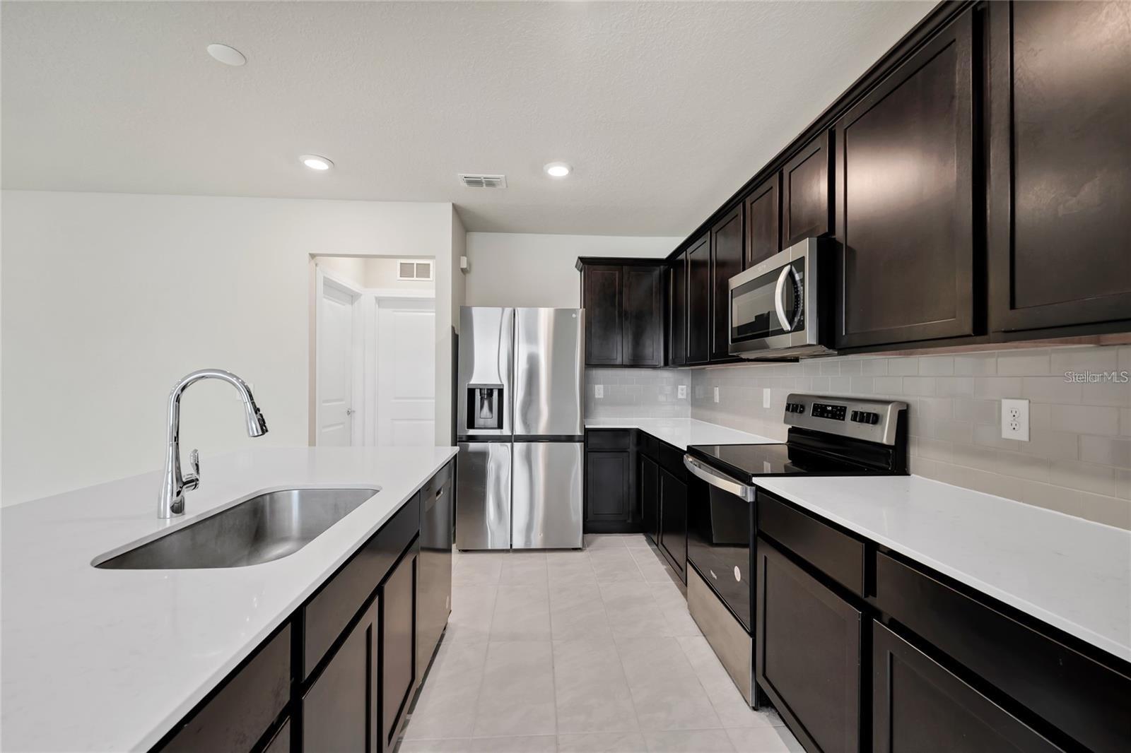 Single Family Residence at 5322 ROYAL POINT AVE, KISSIMMEE, photo 14 of 47