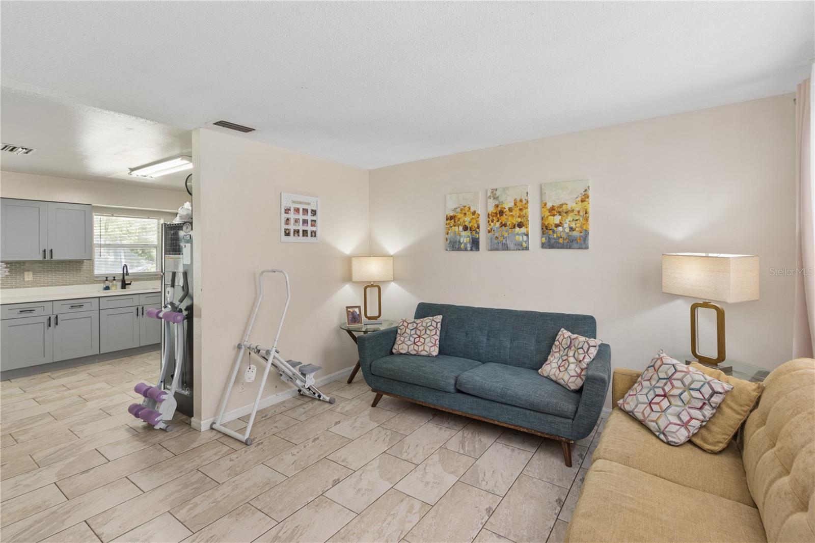 Single Family Residence at 1585 W J WILLIAMS LN, DUNNELLON, photo 2 of 30