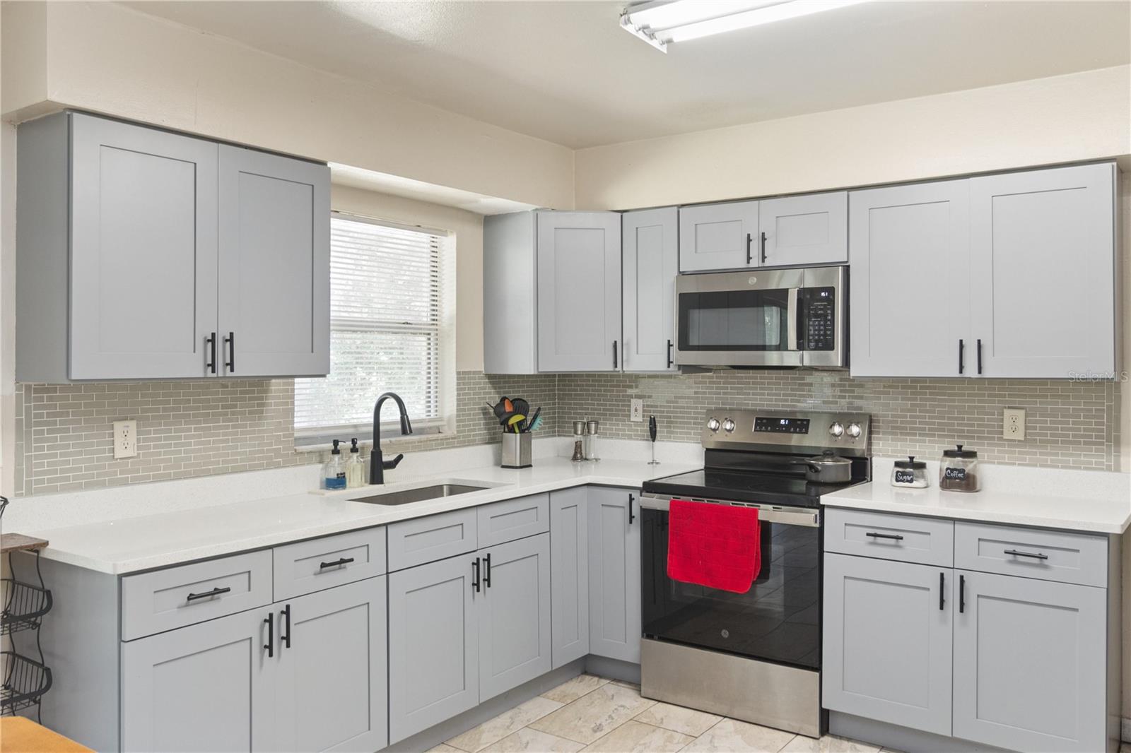 Kitchen - 1585 W J WILLIAMS LN, DUNNELLON