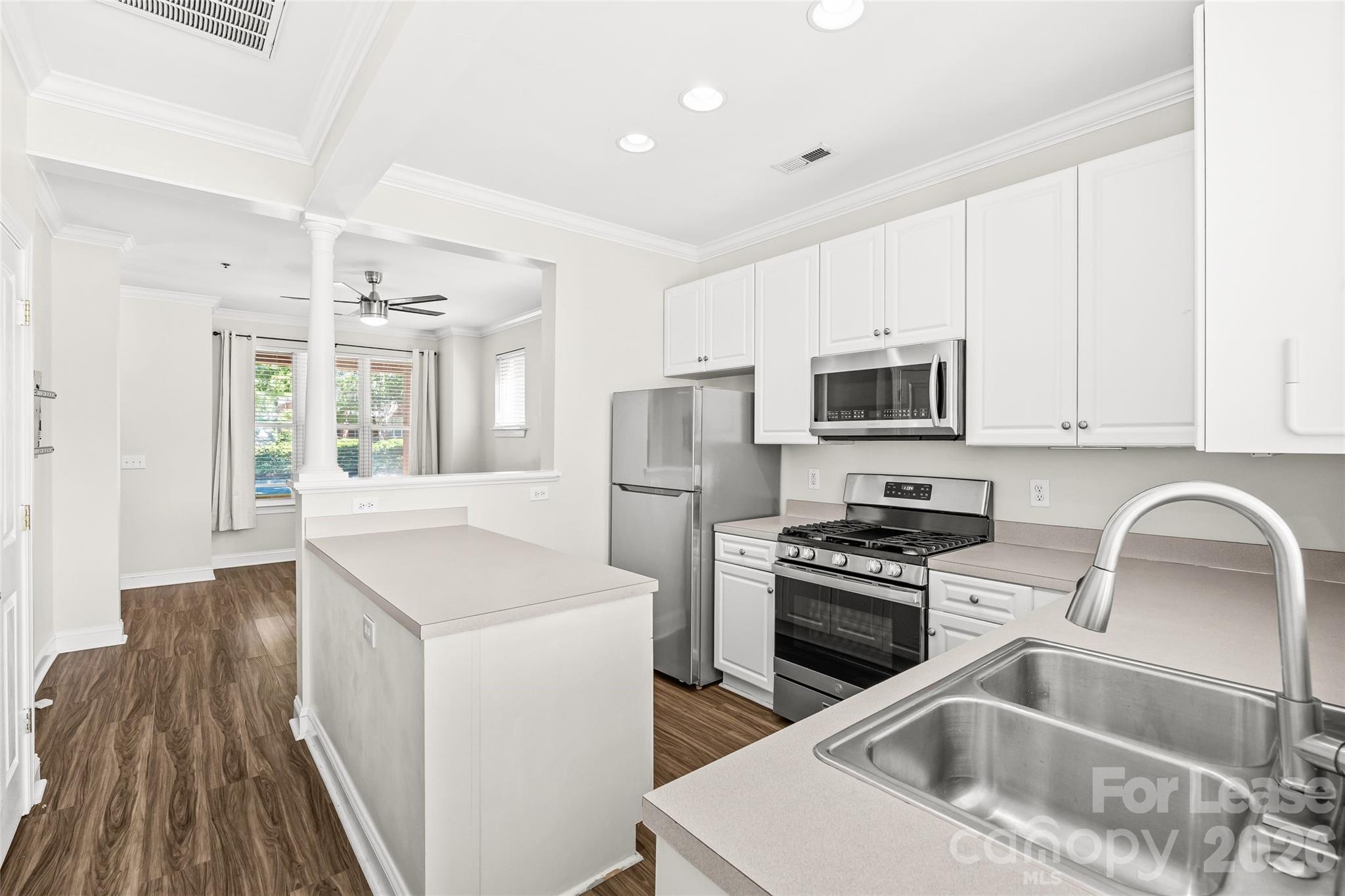 Kitchen - 518 E 9th Street, Charlotte