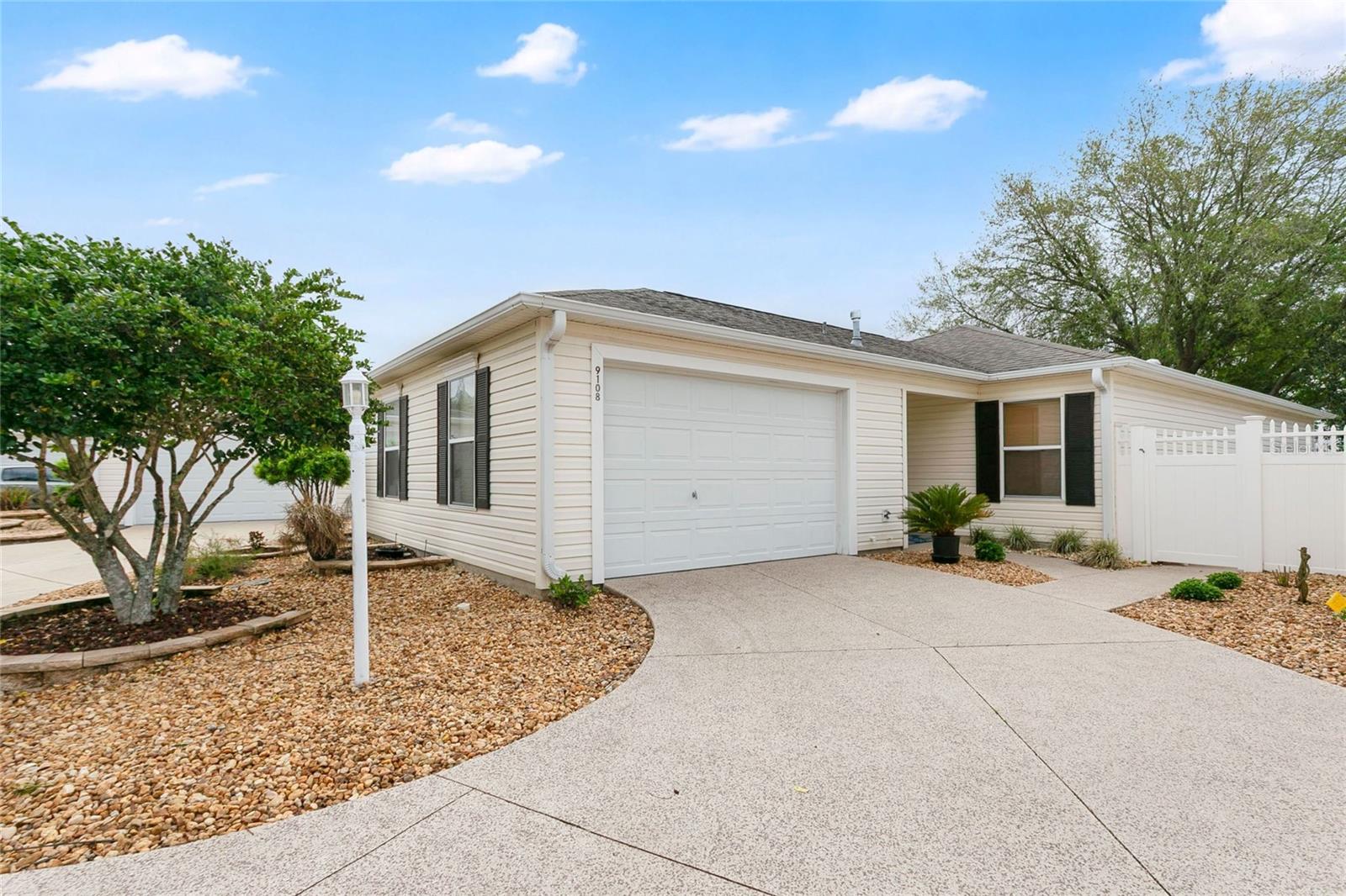 Villa at 9108 SE 177TH BELMONT PL, THE VILLAGES, photo 2 of 30