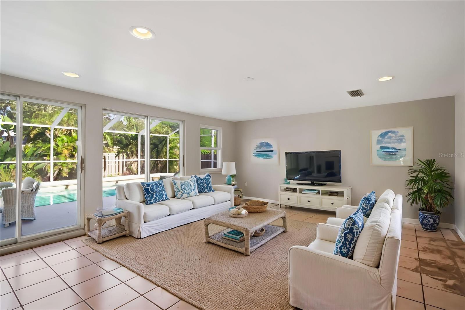 Single Family Residence at 139 ADAIR AVE, SARASOTA, photo 9 of 34