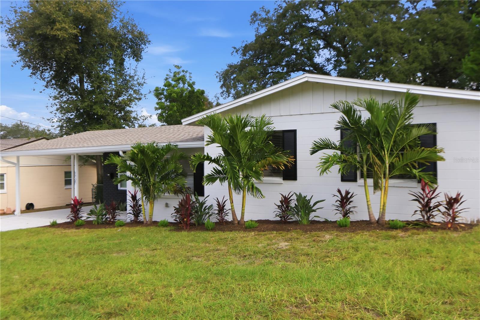 Single Family Residence at 1727 N POWERS DR, ORLANDO, photo 2 of 45