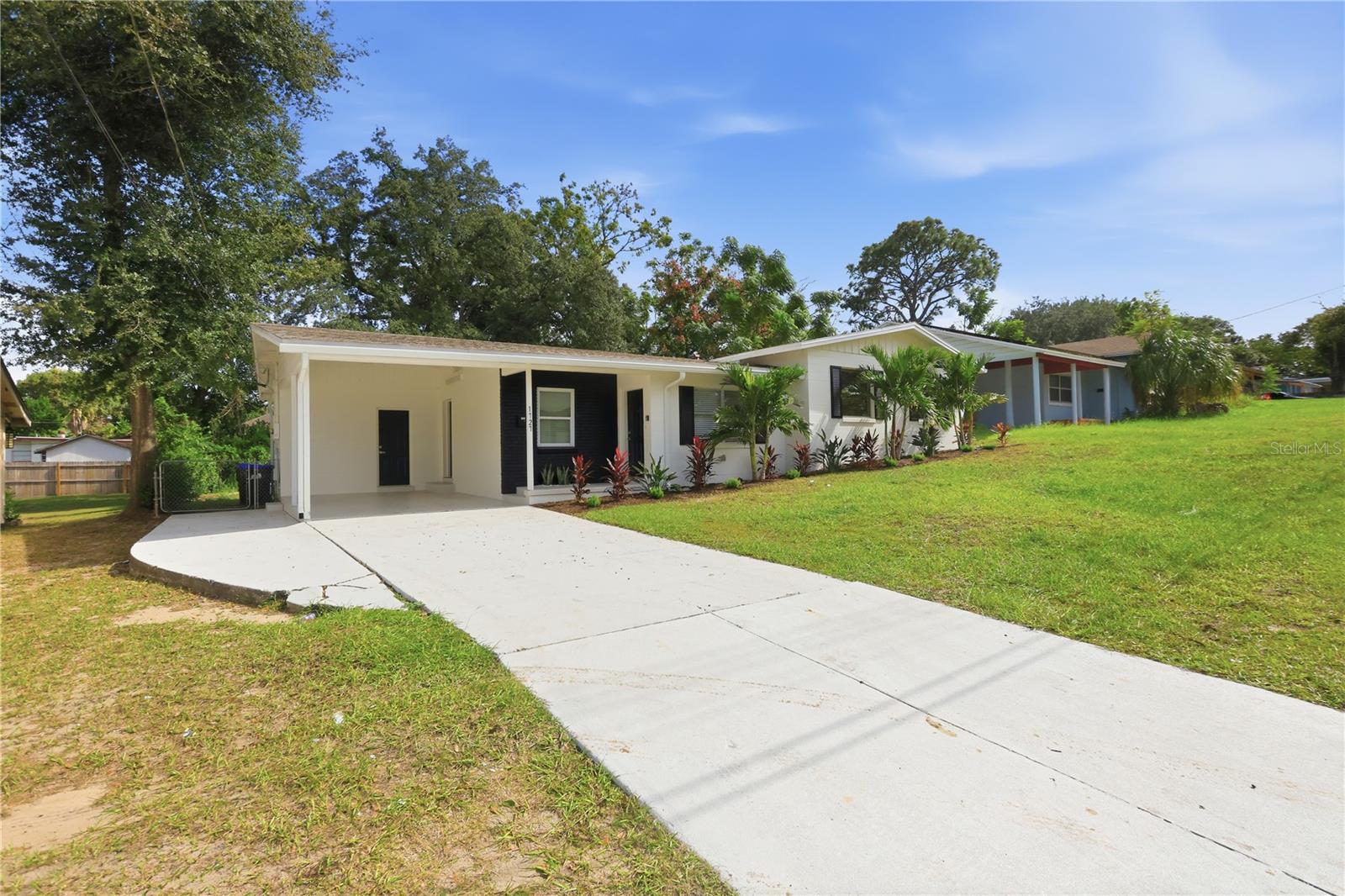Single Family Residence at 1727 N POWERS DR, ORLANDO, photo 4 of 45