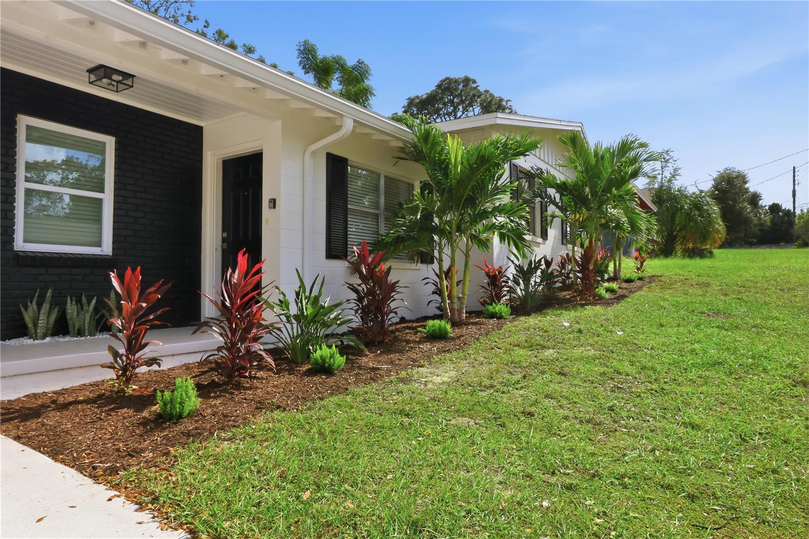 Single Family Residence at 1727 N POWERS DR, ORLANDO, photo 5 of 45