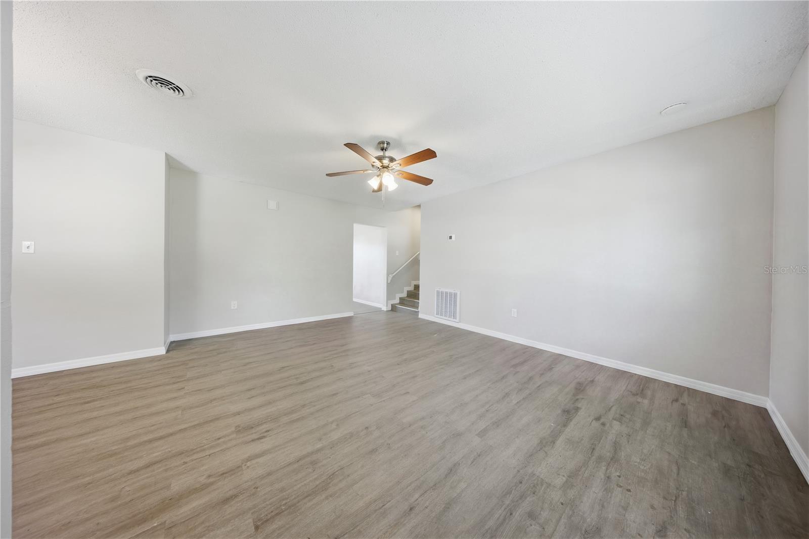 Single Family Residence at 1727 N POWERS DR, ORLANDO, photo 7 of 45