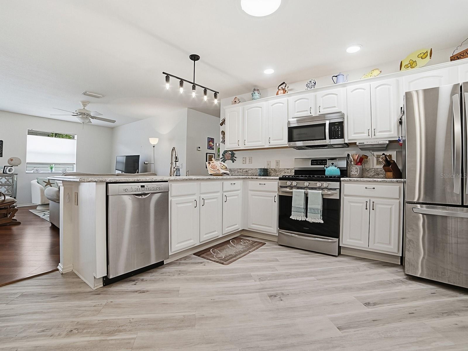 Single Family Residence at 2023 JOHNSON CT, THE VILLAGES, photo 11 of 32