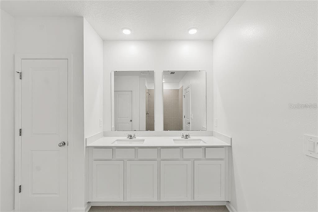 Single Family Residence at 4753 GOLDEN KNIGHT BLVD, KISSIMMEE, photo 16 of 35