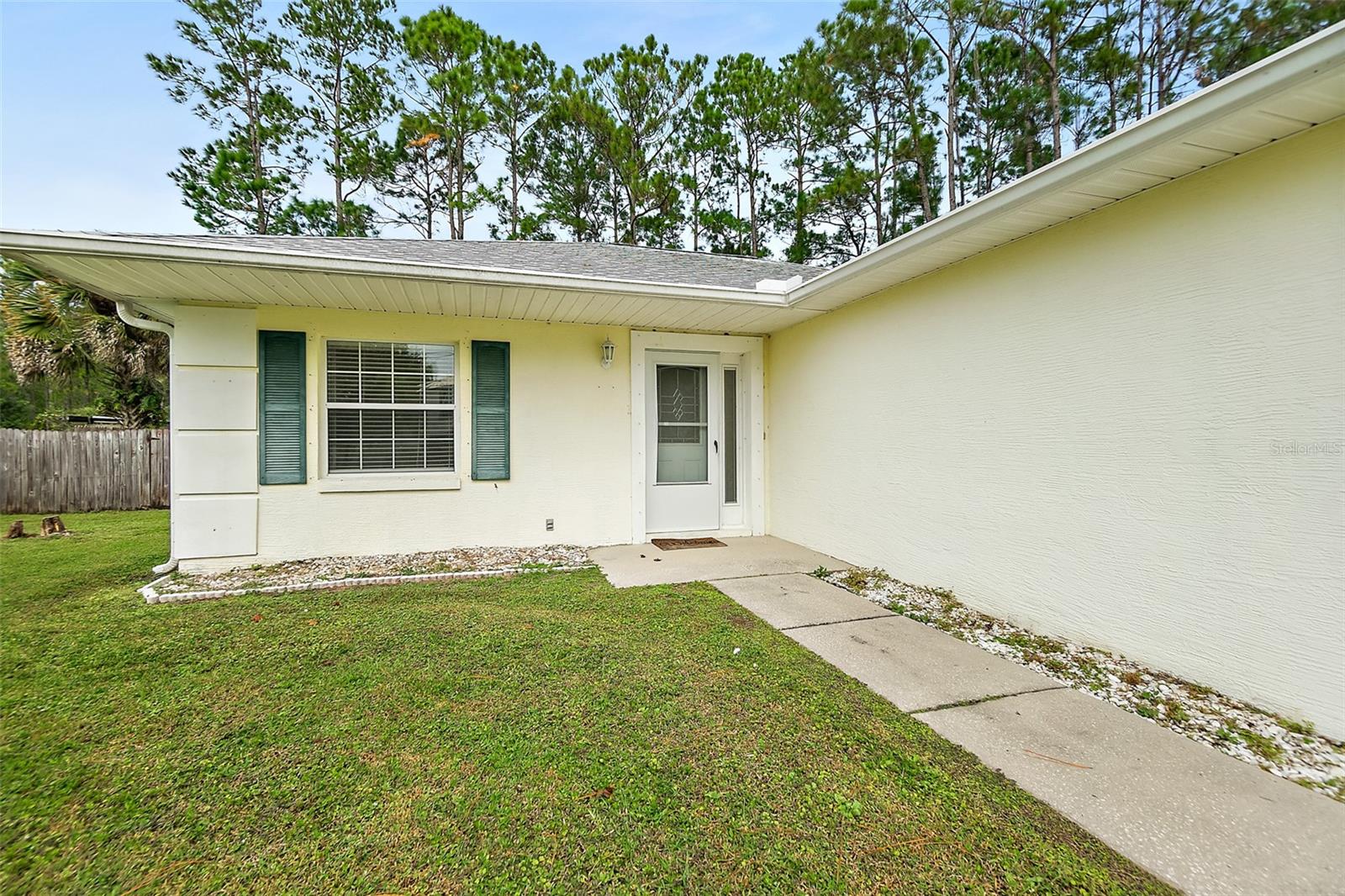 Single Family Residence at 16 SLUMBER MEADOW TRL, PALM COAST, photo 2 of 35