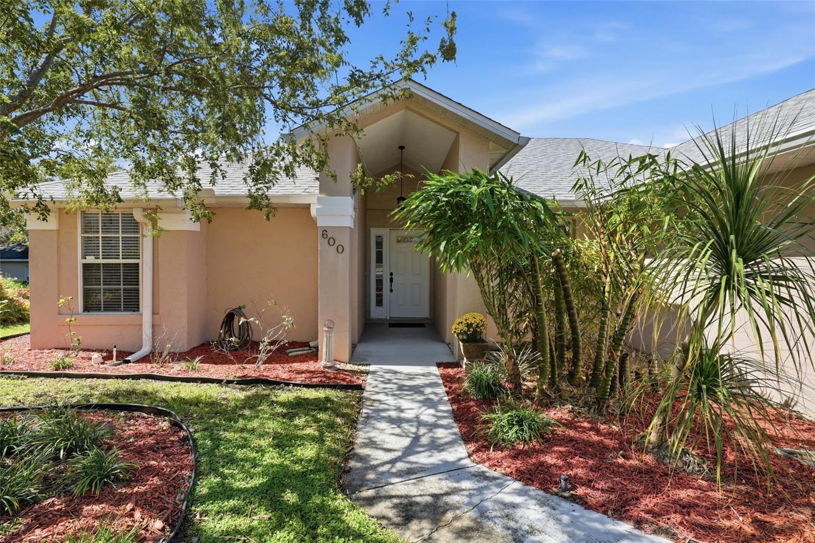 Single Family Residence at 600 HURON PL, MOUNT DORA, photo 4 of 48