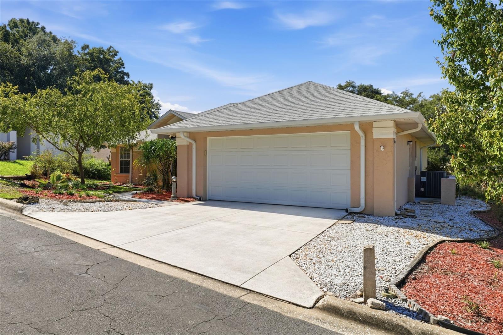 Single Family Residence at 600 HURON PL, MOUNT DORA, photo 28 of 48