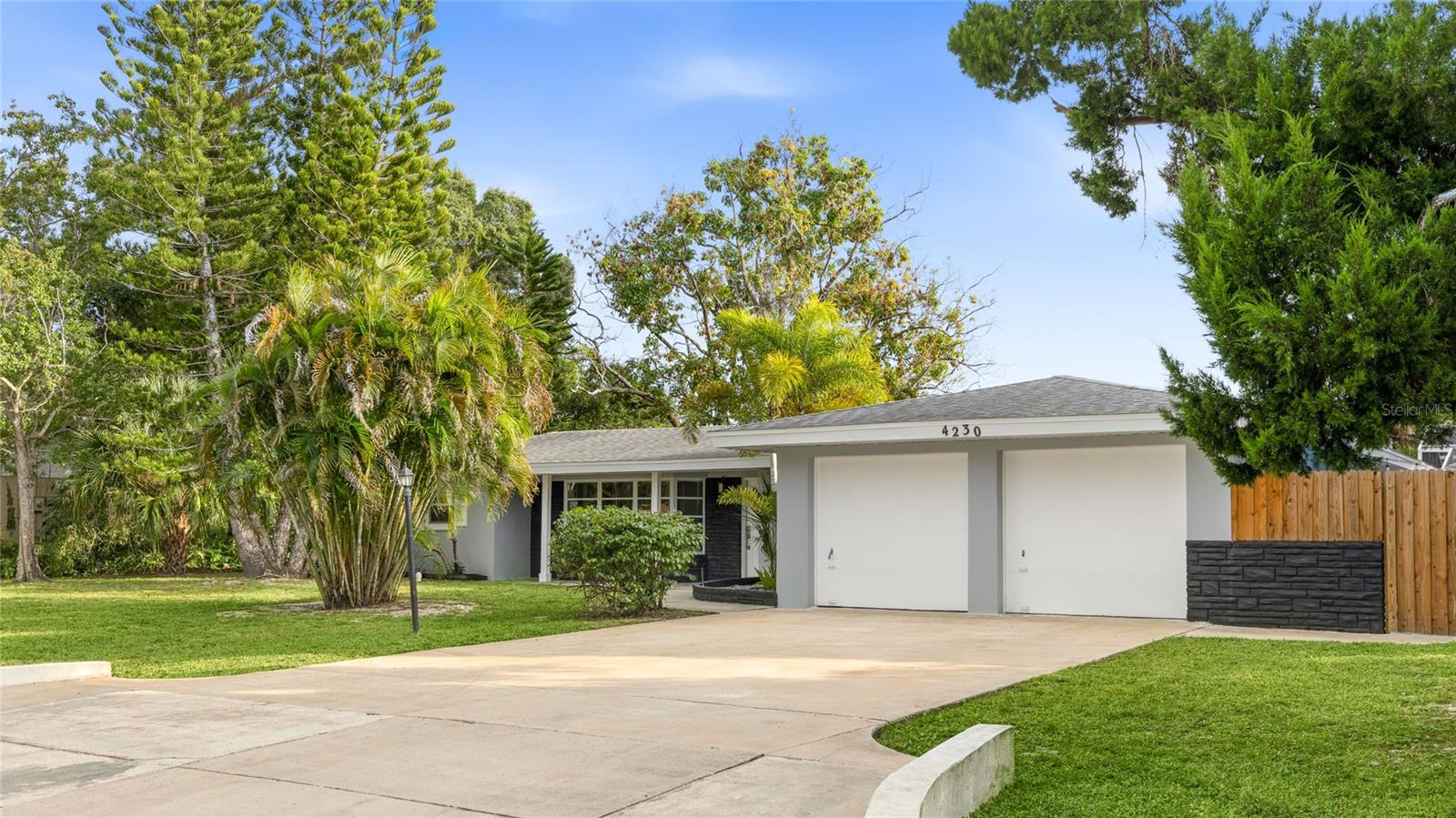 Single Family Residence at 4230 BAIRD ST, SARASOTA, photo 4 of 43