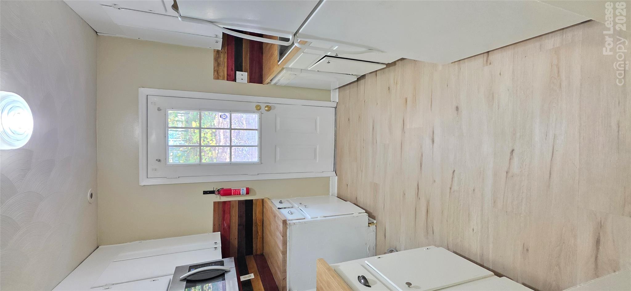 Apartment at 1075 7th Avenue, Hickory, photo 2 of 8