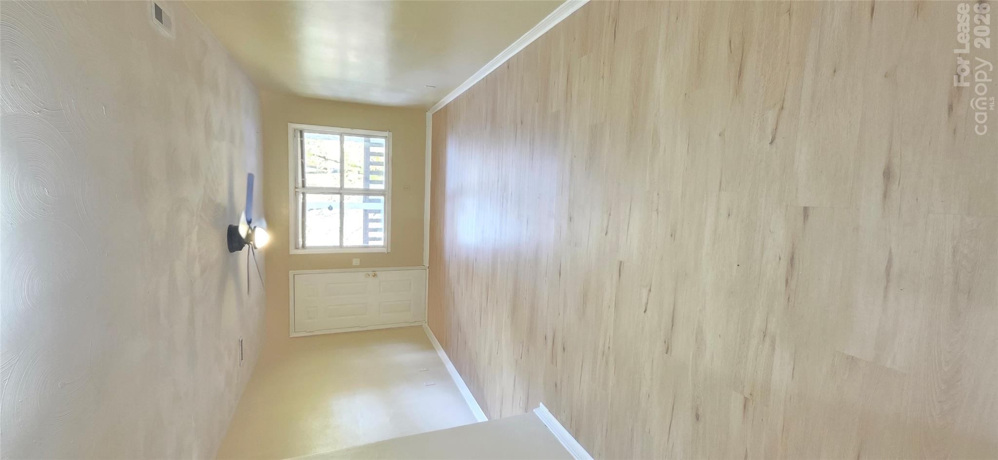 Apartment at 1075 7th Avenue, Hickory, photo 4 of 8