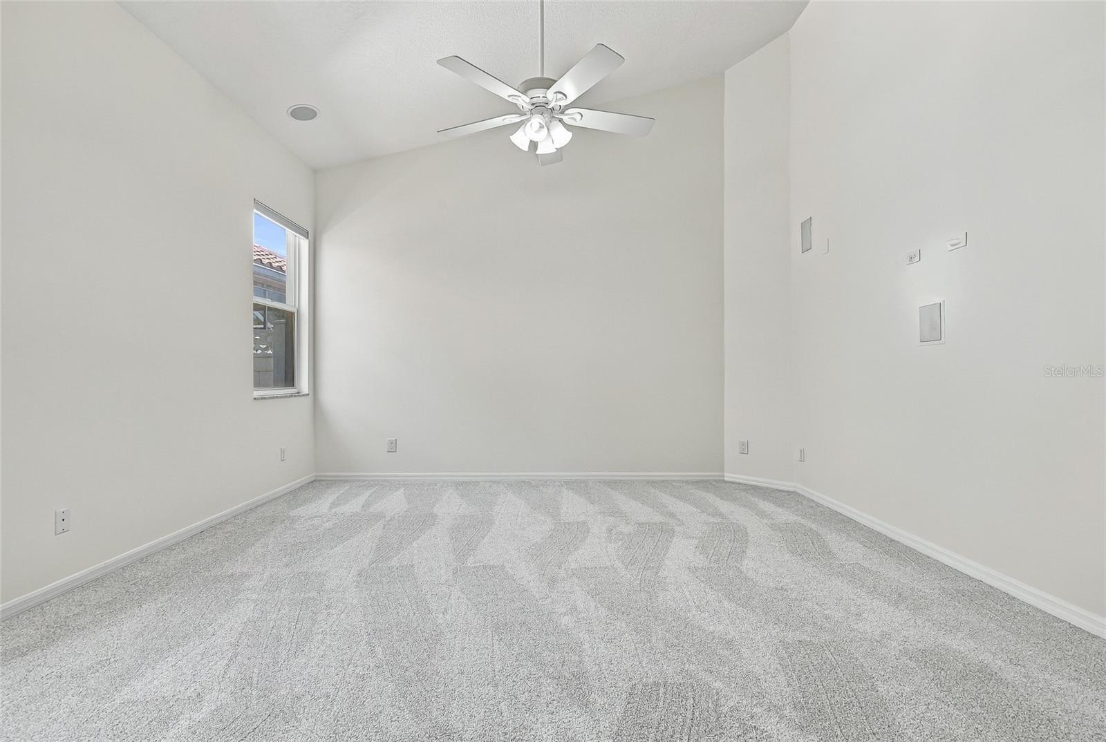 Single Family Residence at 1101 DARLINGTON OAK DR NE, ST PETERSBURG, photo 15 of 41