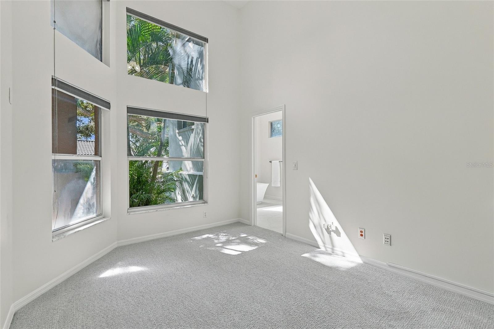 Single Family Residence at 1101 DARLINGTON OAK DR NE, ST PETERSBURG, photo 17 of 41