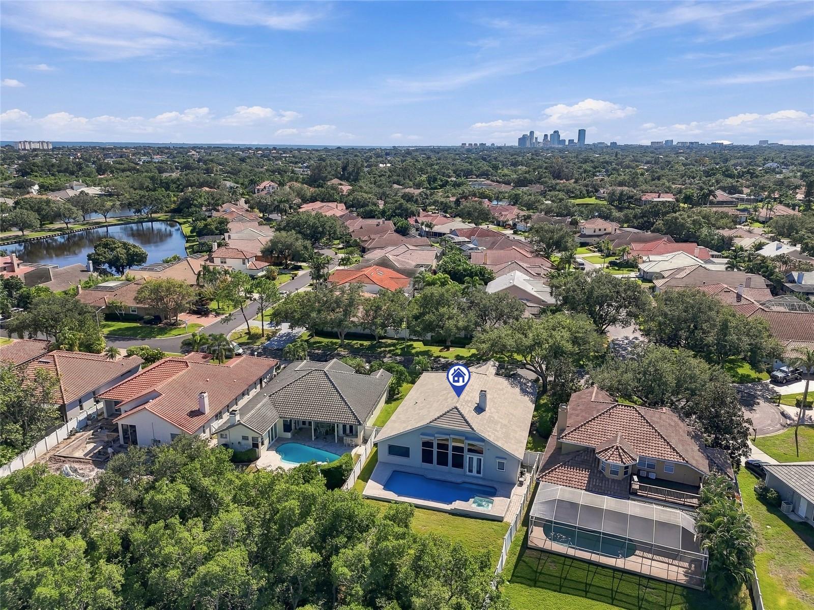 Excellent proximity to downtown St. Pete. - 1101 DARLINGTON OAK DR NE, ST PETERSBURG