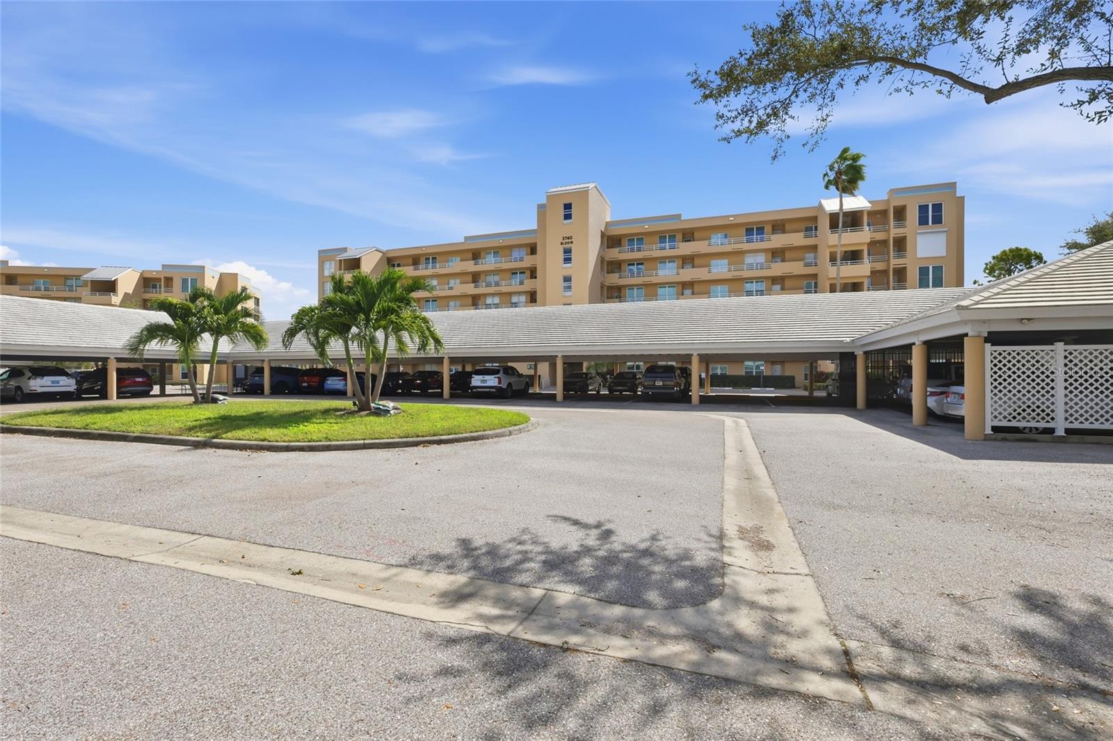 Condominium at 3740 PINEBROOK CIR #104, BRADENTON, photo 2 of 40