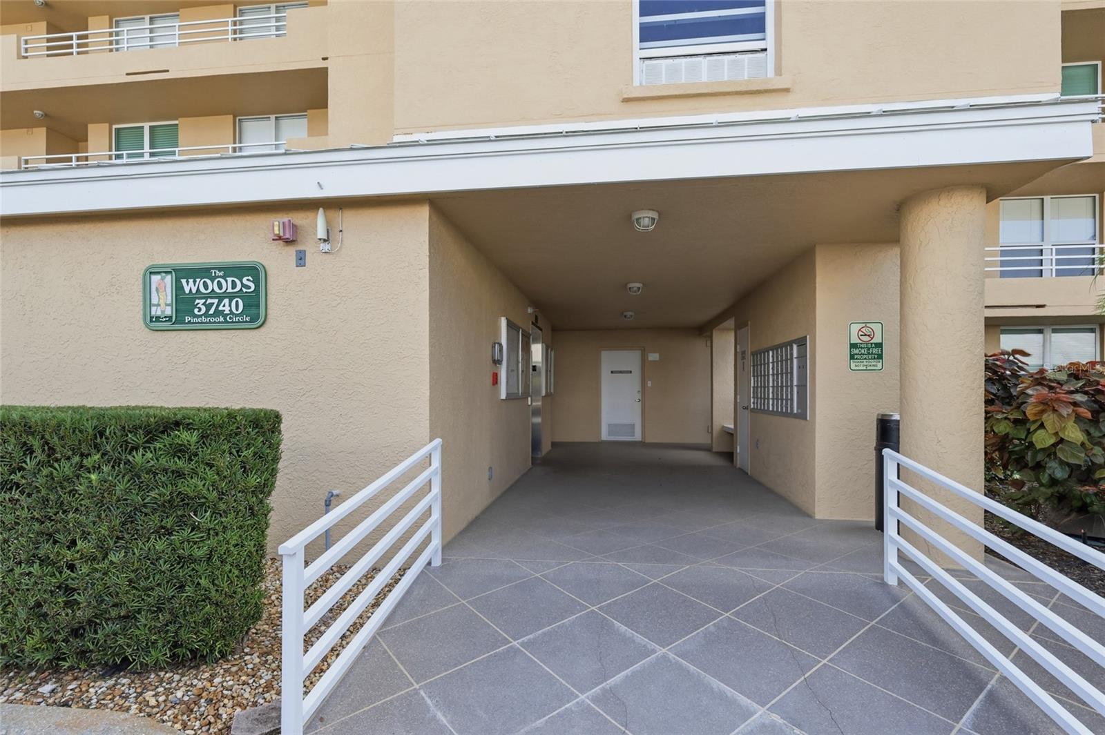 Condominium at 3740 PINEBROOK CIR #104, BRADENTON, photo 3 of 40