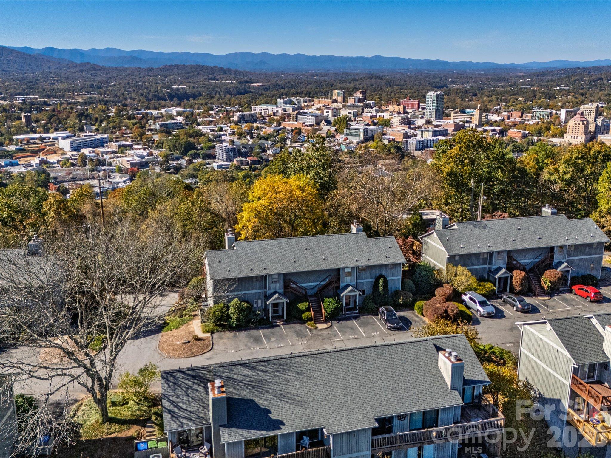 Located only two minutes from the heart of downtown Asheville - 524 Windswept Drive, Asheville