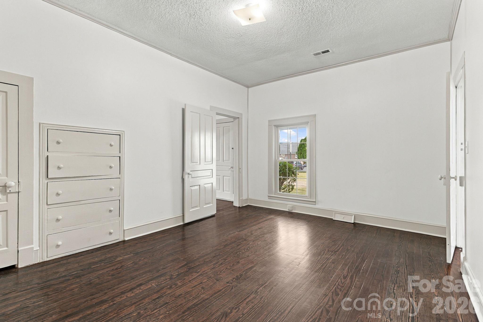 Single Family Residence at 325 Main Street, Rockwell, photo 5 of 12