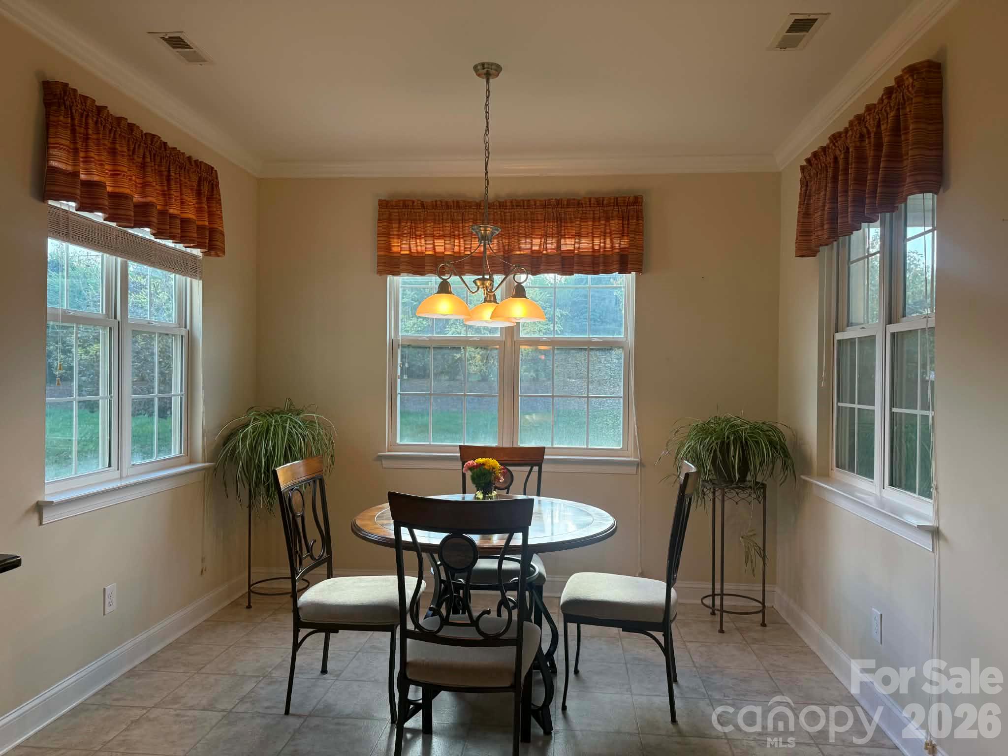 Breakfast Area - 117 W Vista View Place, Mooresville