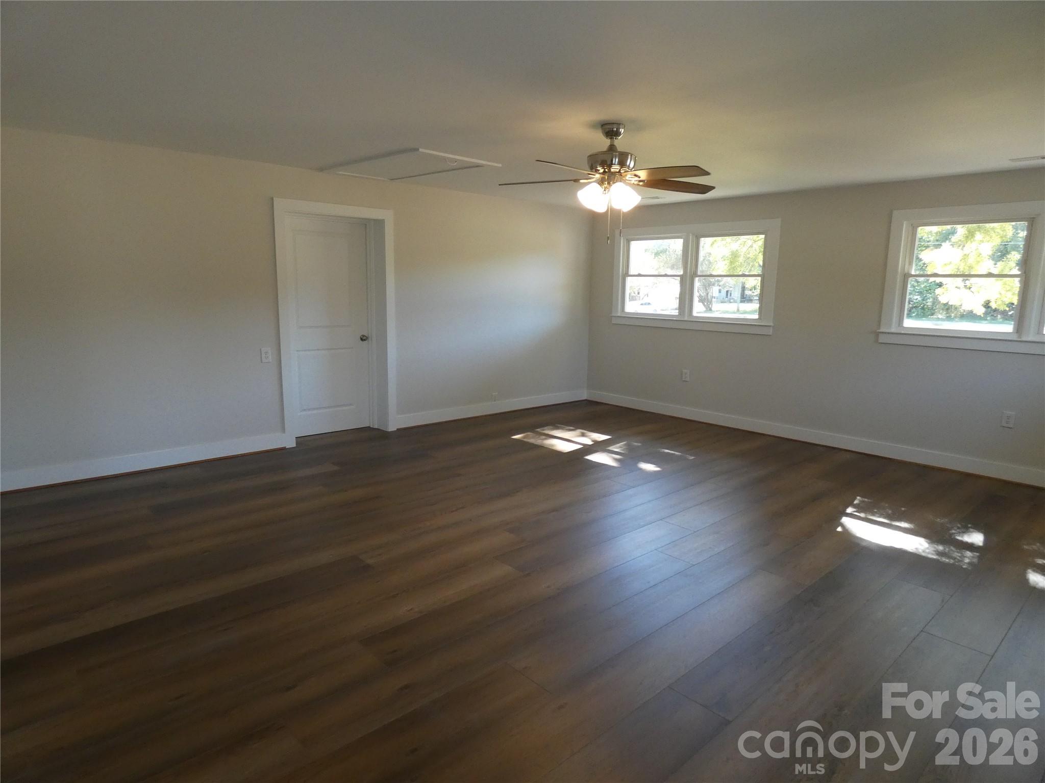 Family Room - 201 D Street, Statesville