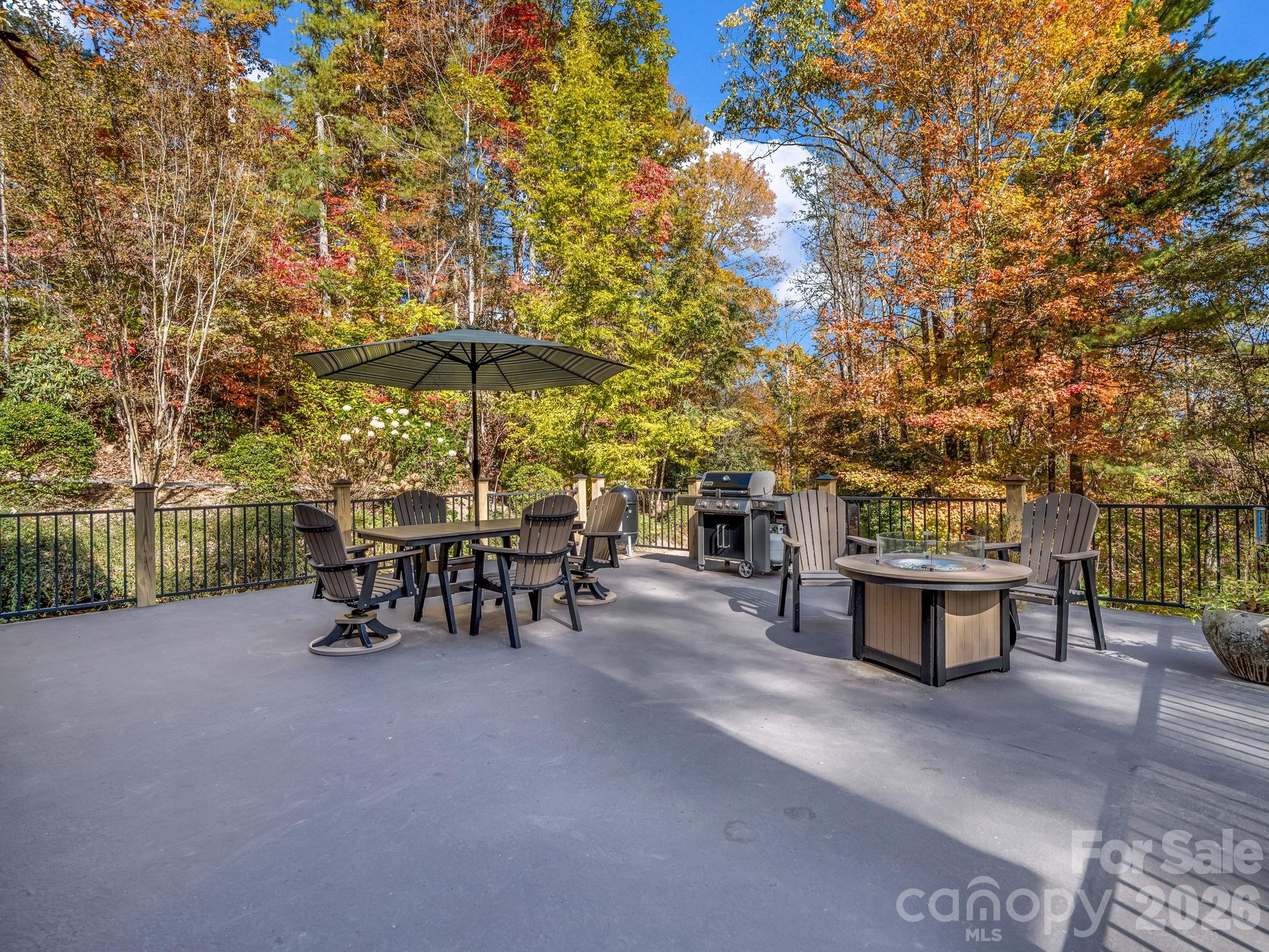 Deck over the garage - 17 Caroline Road, Pisgah Forest