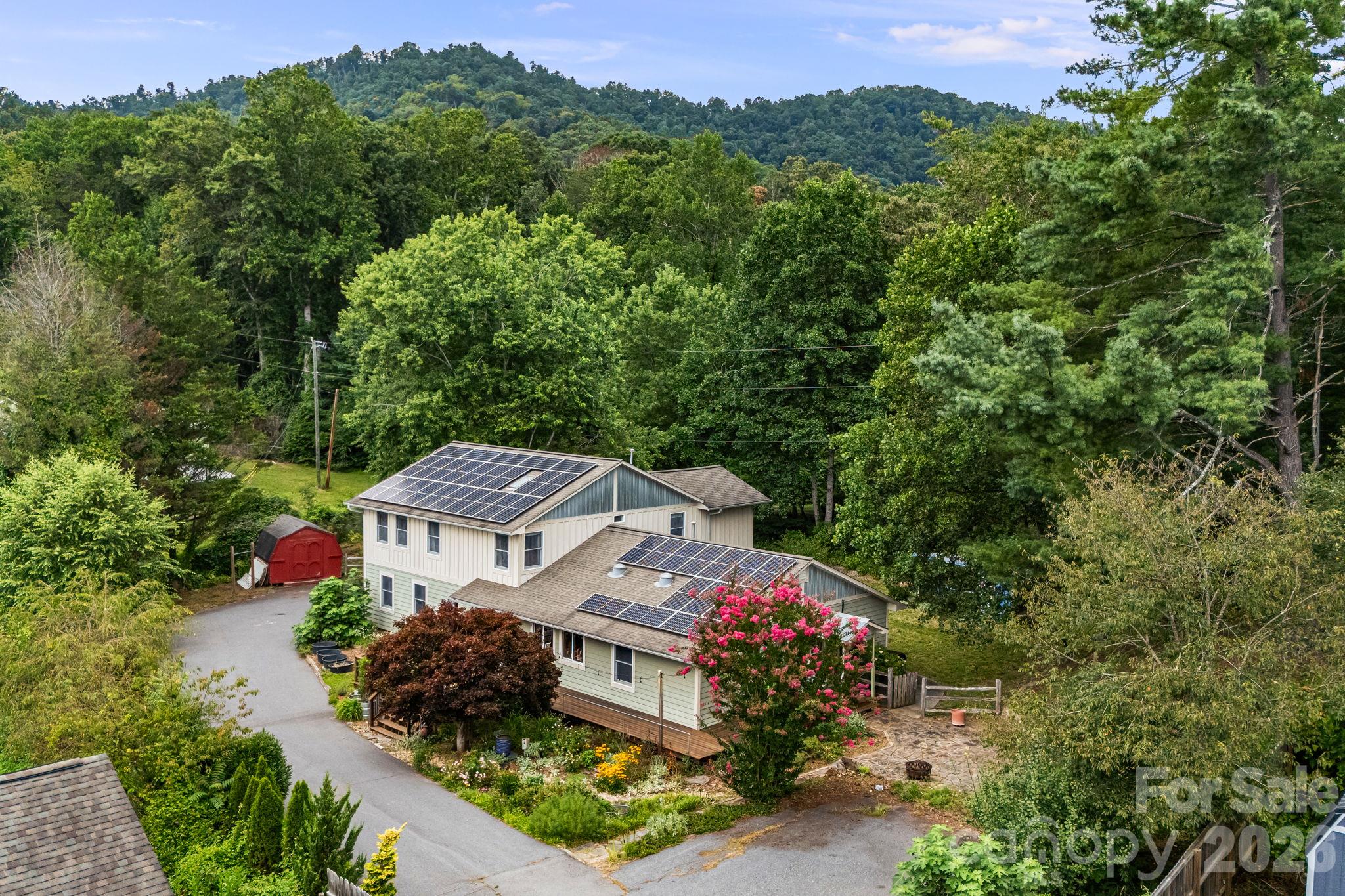 Mountain Living 10 min to Downtown Asheville - 414 Old Haw Creek Road, Asheville