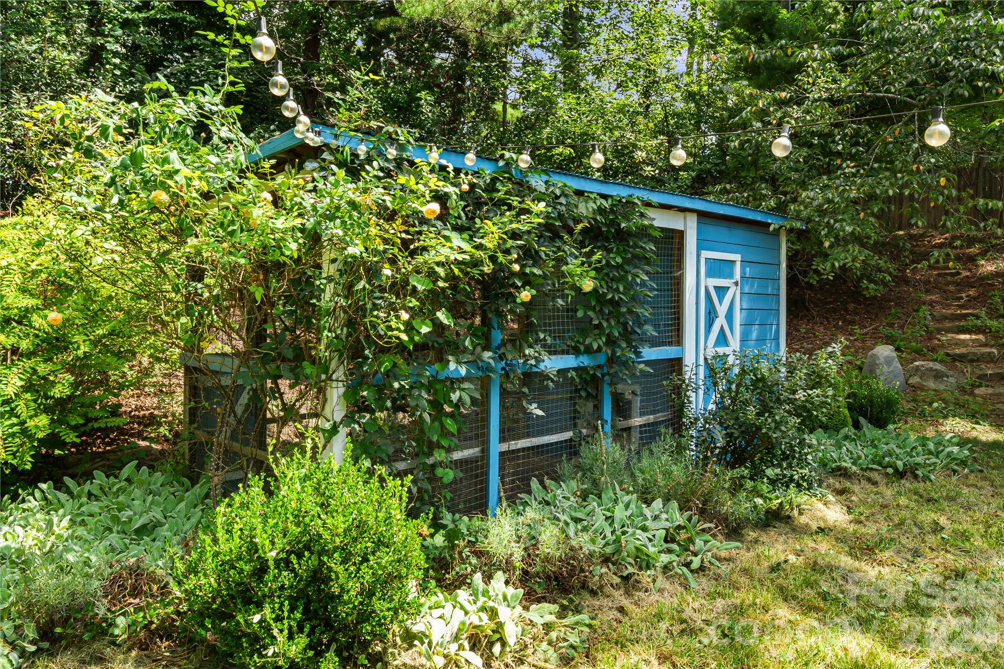 Chicken coop ready for your Feathered Friends! - 414 Old Haw Creek Road, Asheville