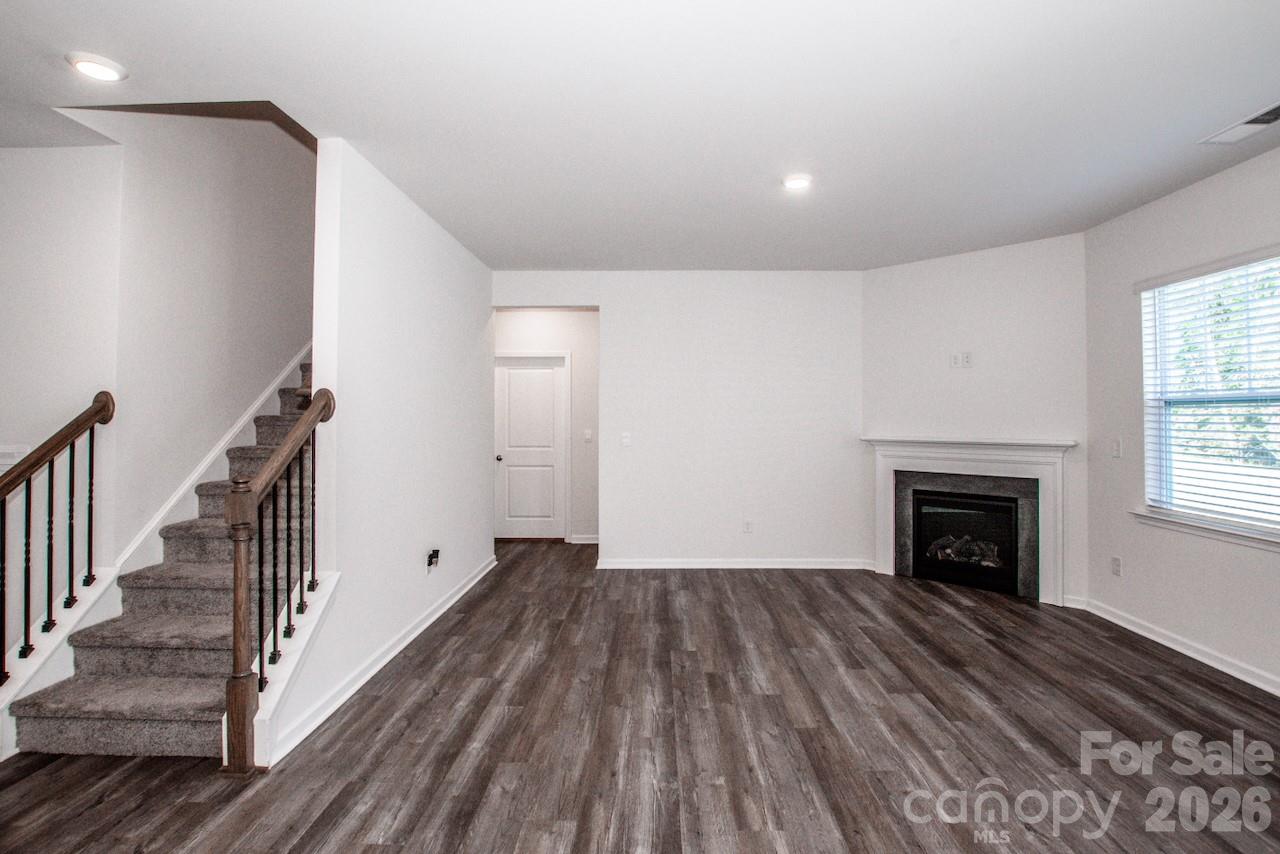 Single Family Residence at 173 Calvin Creek Drive, Troutman, photo 7 of 30