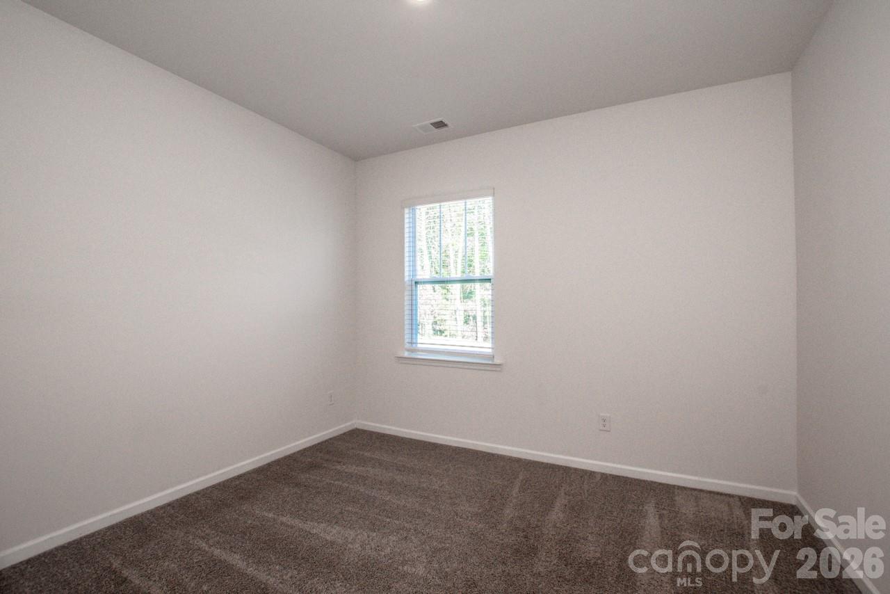 Single Family Residence at 173 Calvin Creek Drive, Troutman, photo 11 of 30