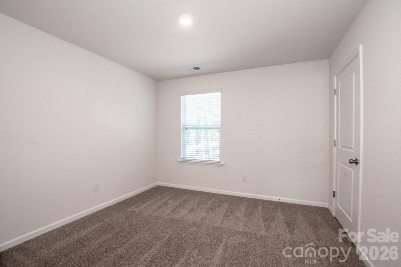 Single Family Residence at 173 Calvin Creek Drive, Troutman, photo 16 of 30