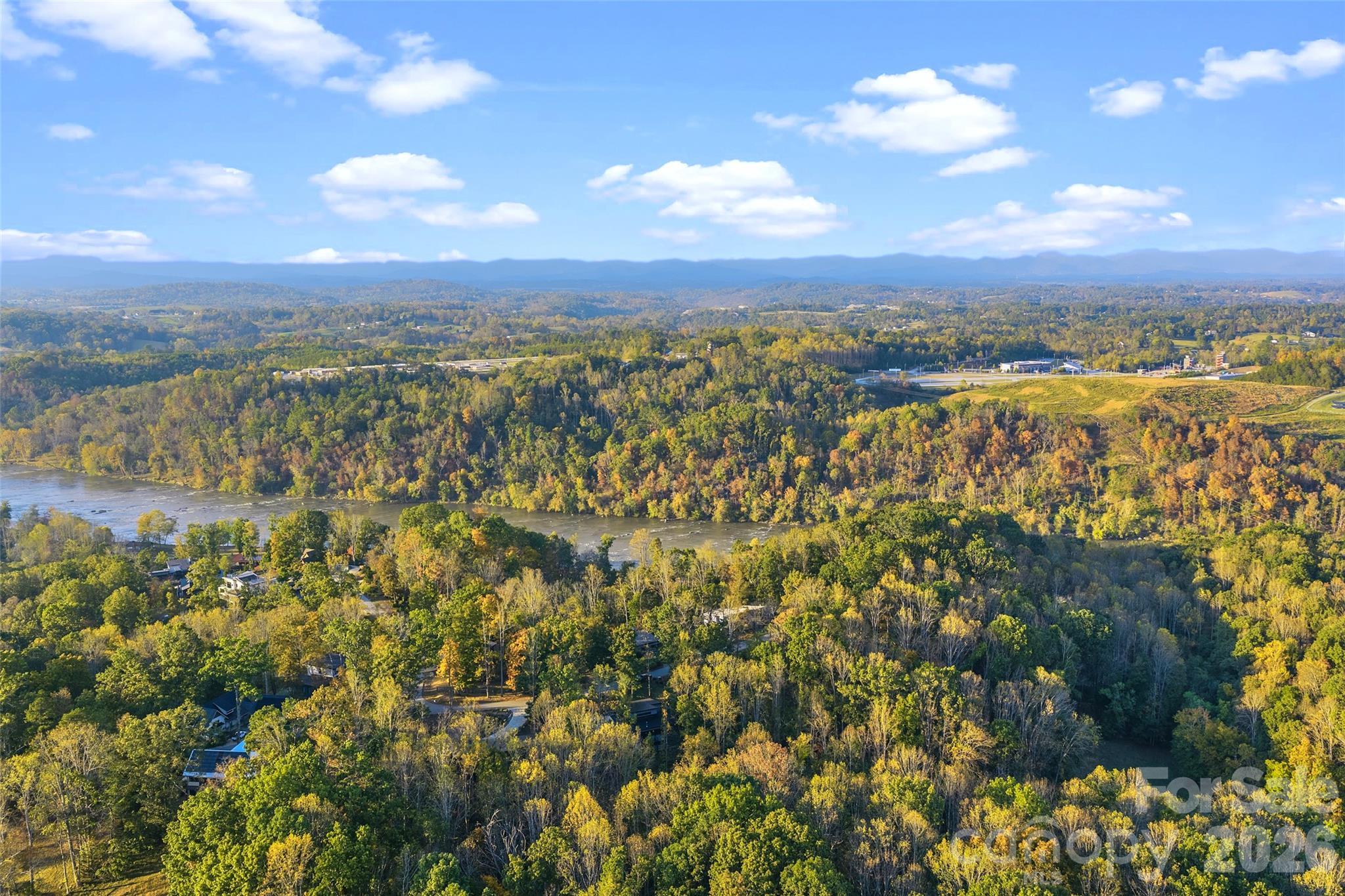 Olivette is situated along the French Broad River just north of Asheville - 404 Blue Mind Way, Asheville