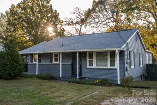 Single Family Residence at 657 12th Avenue, Gastonia, photo 2 of 24