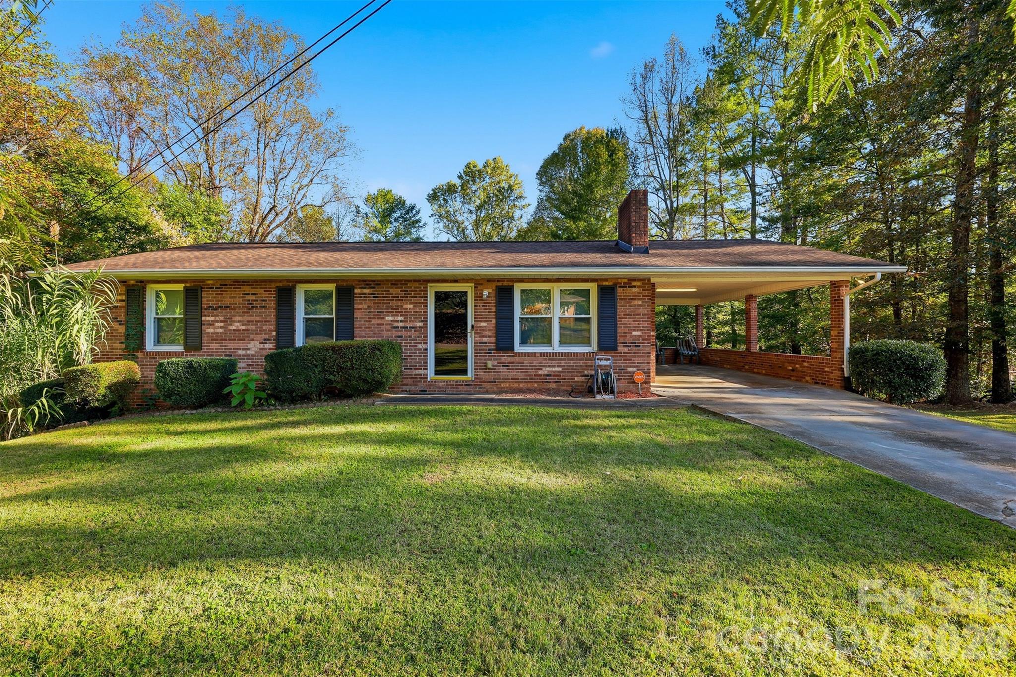 Single Family Residence at 2735 Tablerock Road, Lenoir, photo 8 of 38