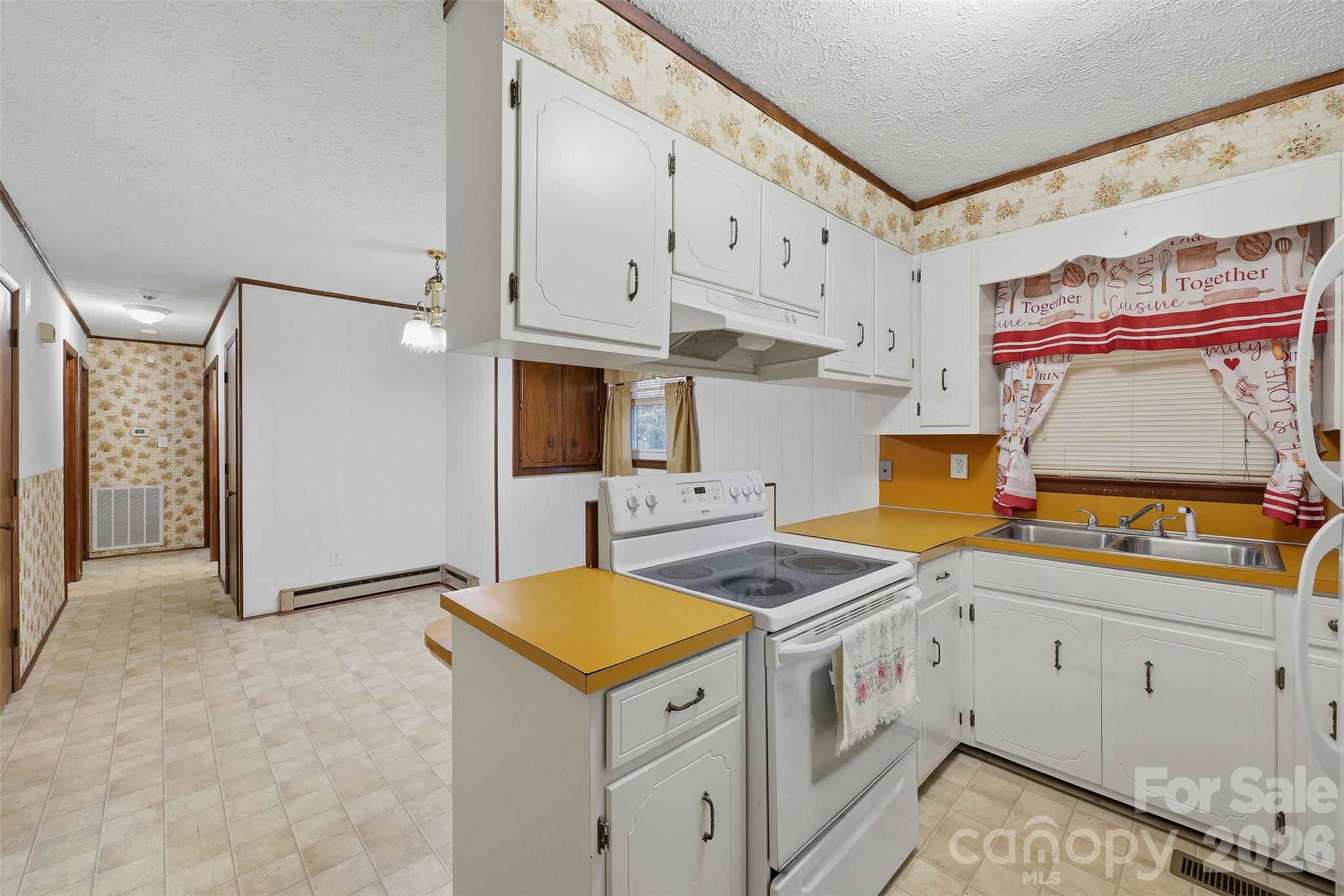 Single Family Residence at 2735 Tablerock Road, Lenoir, photo 14 of 38
