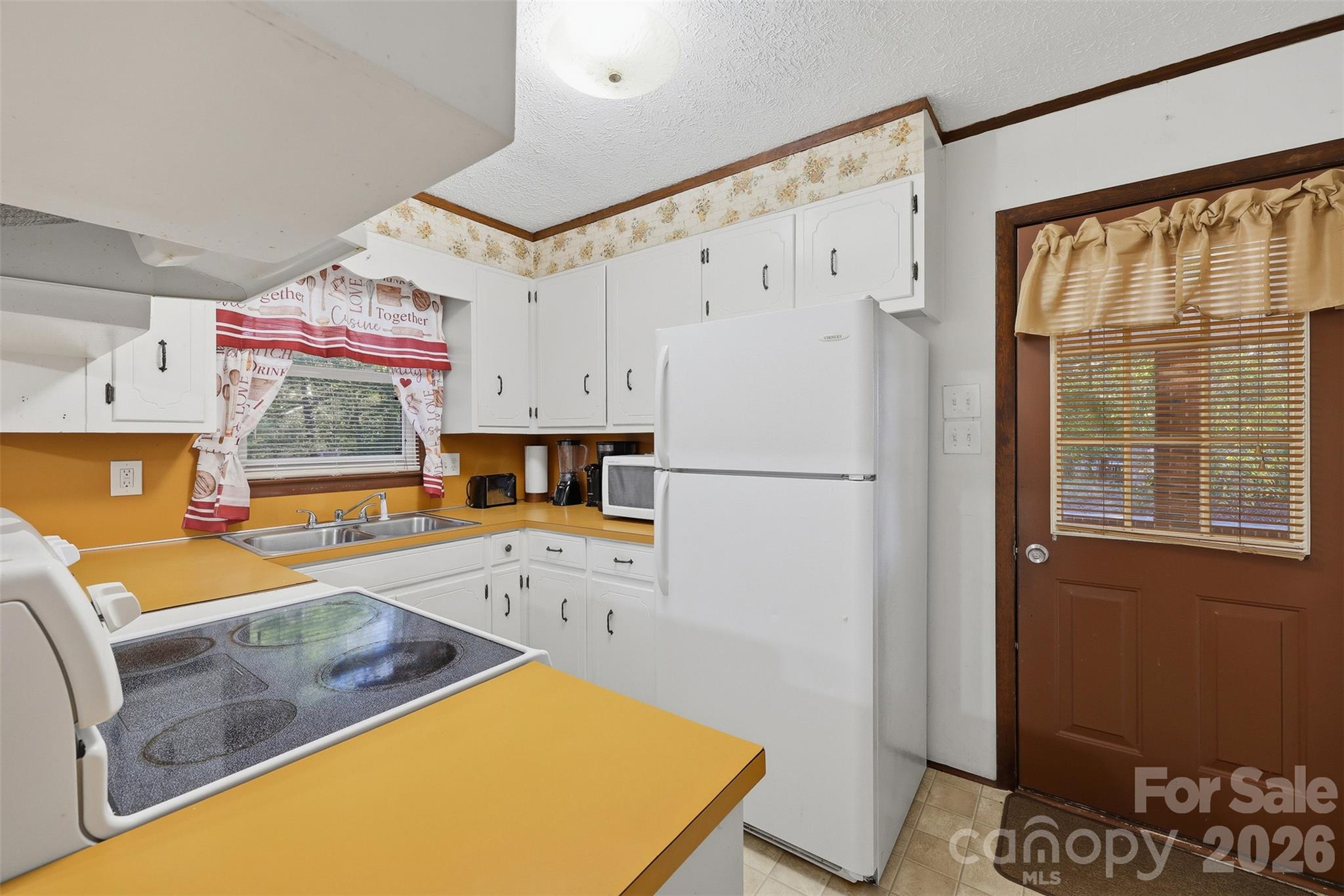 Single Family Residence at 2735 Tablerock Road, Lenoir, photo 16 of 38