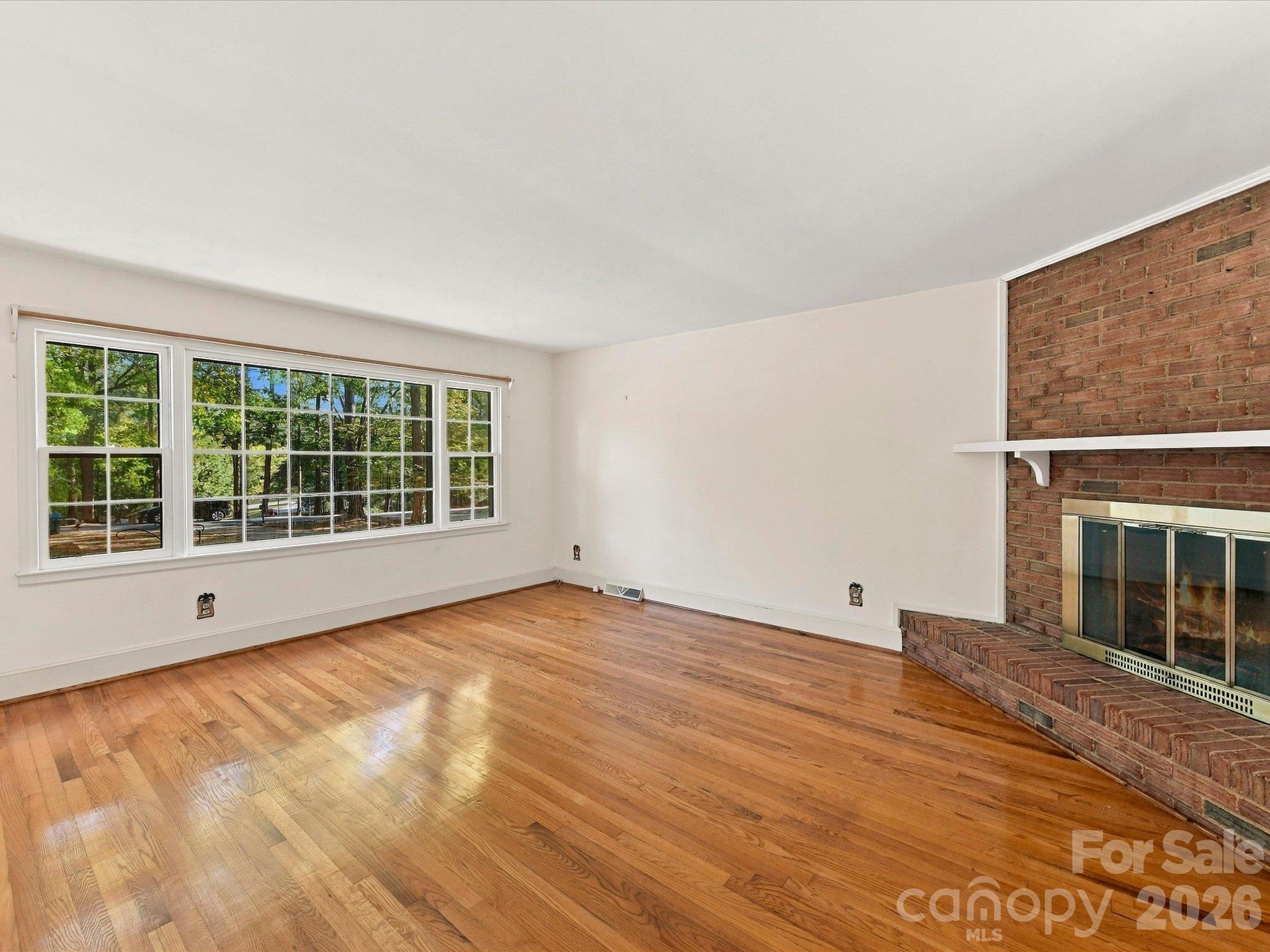 Living Room - 1806 Lakeview Drive, Pineville
