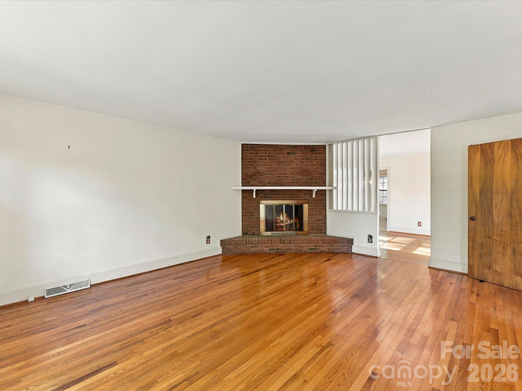 Living Room - 1806 Lakeview Drive, Pineville