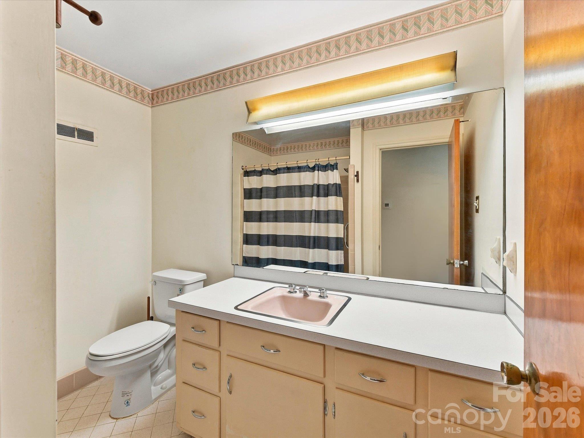Full Hall Bathroom, Main Level - 1806 Lakeview Drive, Pineville