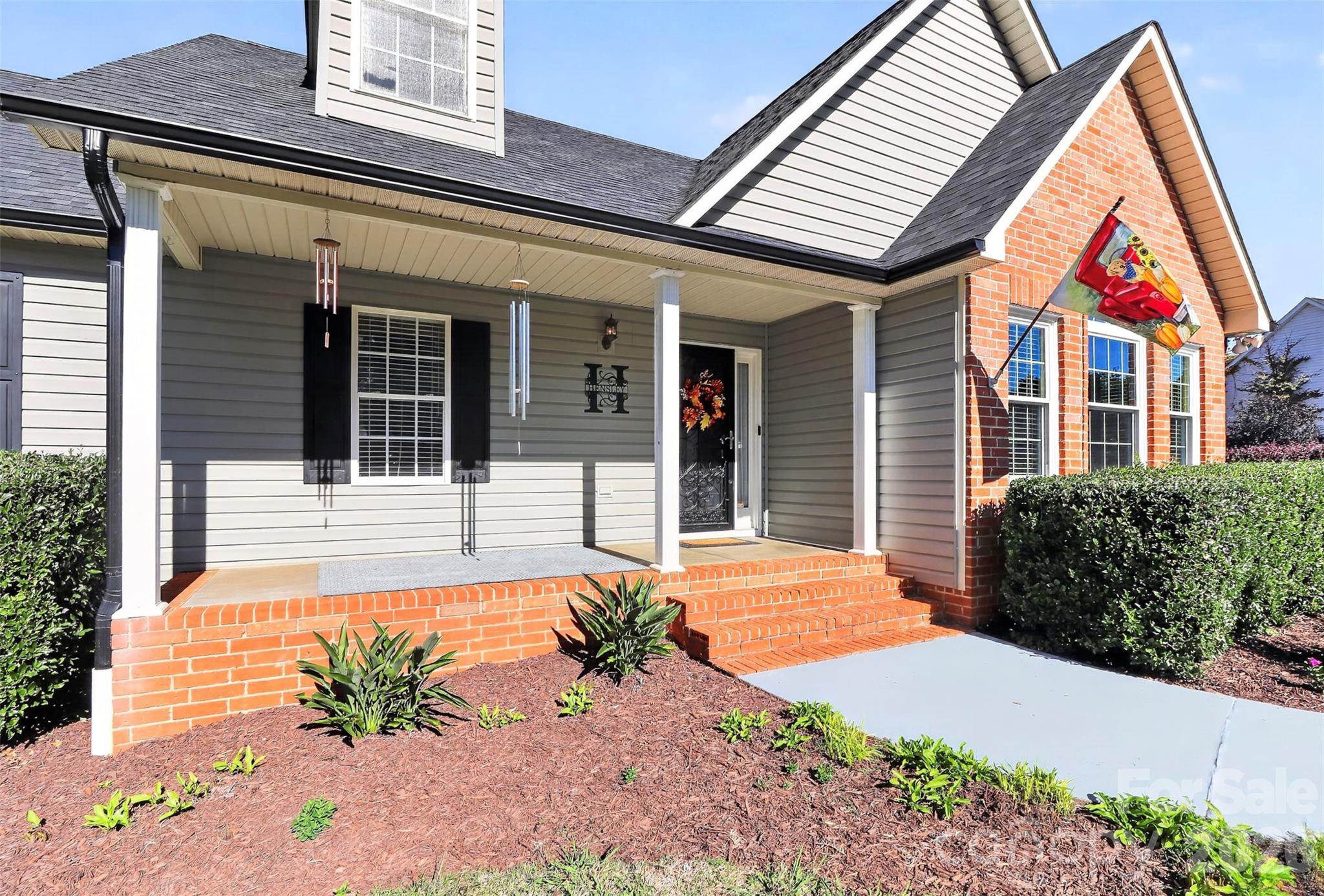 Single Family Residence at 313 Sweetbay Lane, York, photo 2 of 48