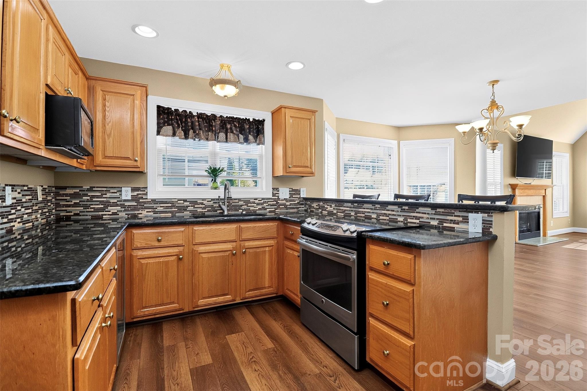 Single Family Residence at 313 Sweetbay Lane, York, photo 9 of 48