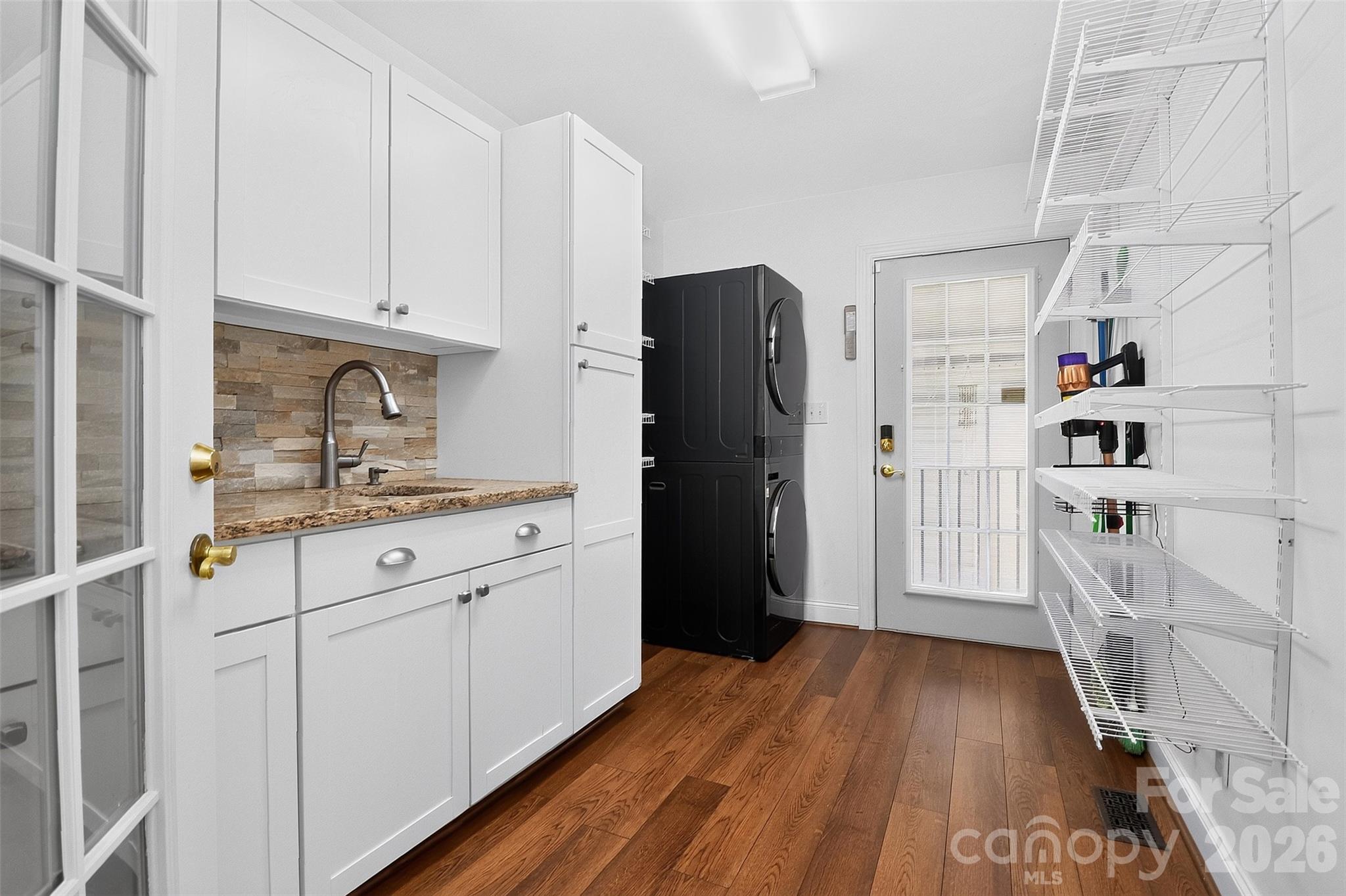 Single Family Residence at 313 Sweetbay Lane, York, photo 12 of 48