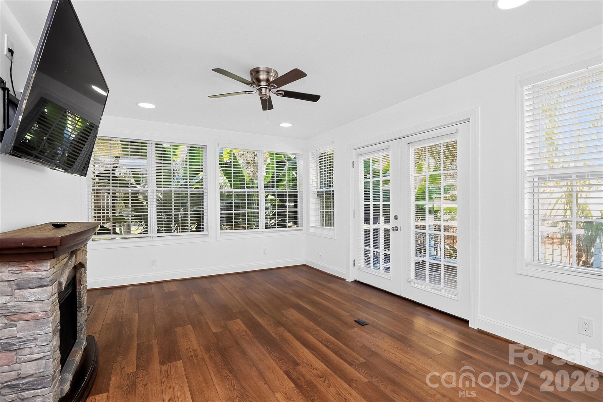 Single Family Residence at 313 Sweetbay Lane, York, photo 14 of 48