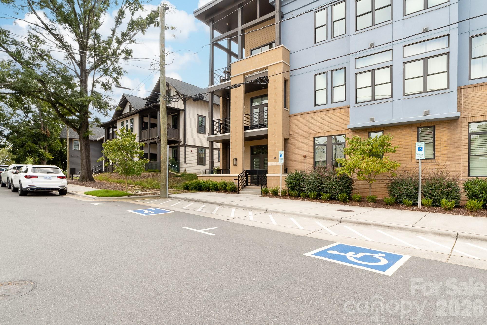 Easy access to the street with no elevator or steps necessary - 2401 Euclid Avenue, Charlotte