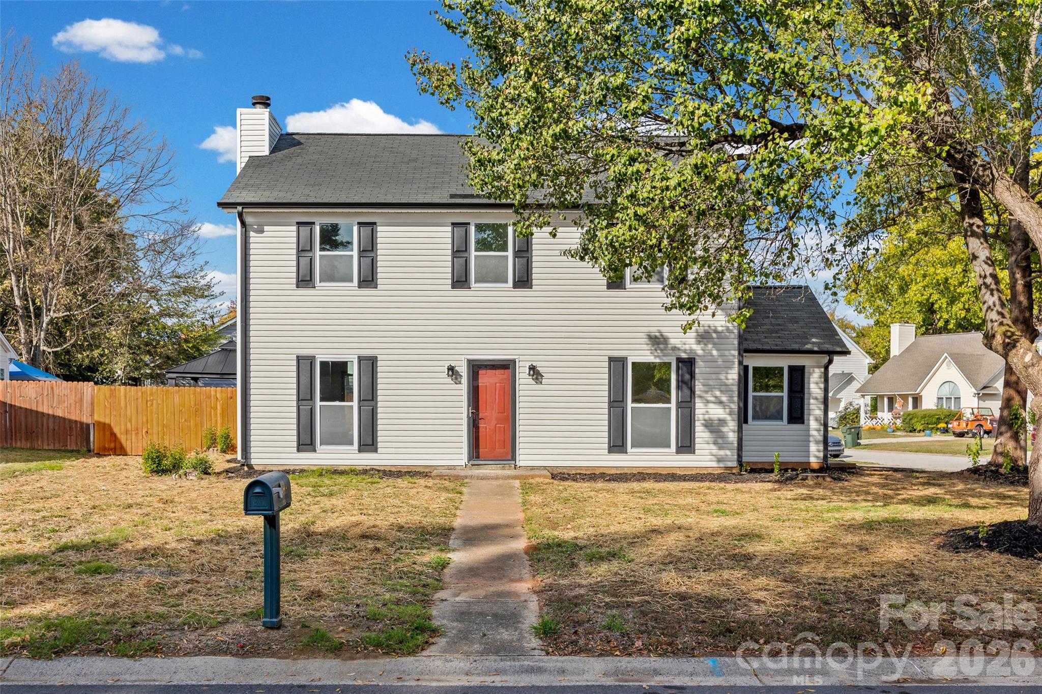 Single Family Residence at 1673 Crestdale Road, Rock Hill, photo 2 of 31