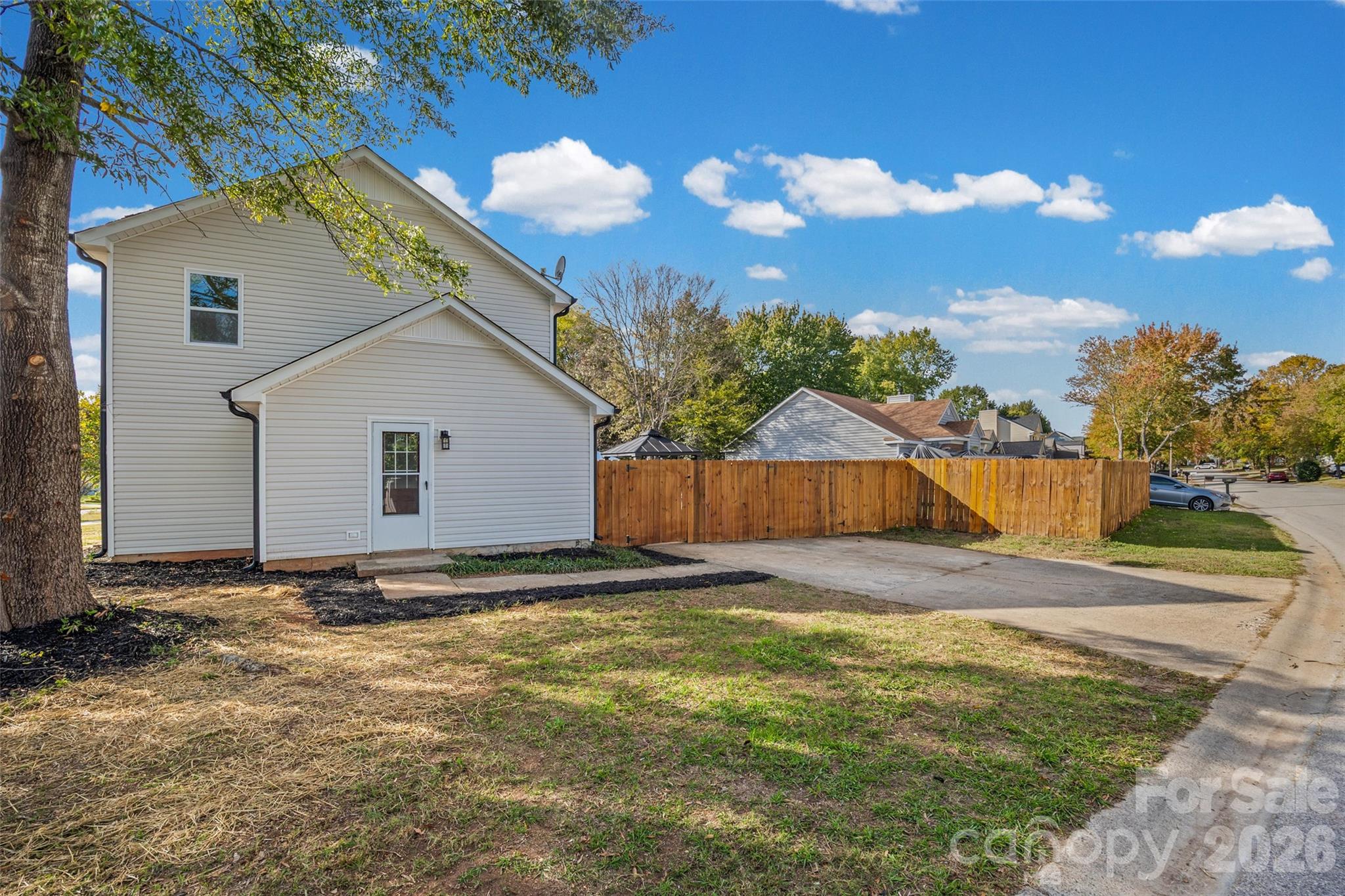 Single Family Residence at 1673 Crestdale Road, Rock Hill, photo 10 of 31