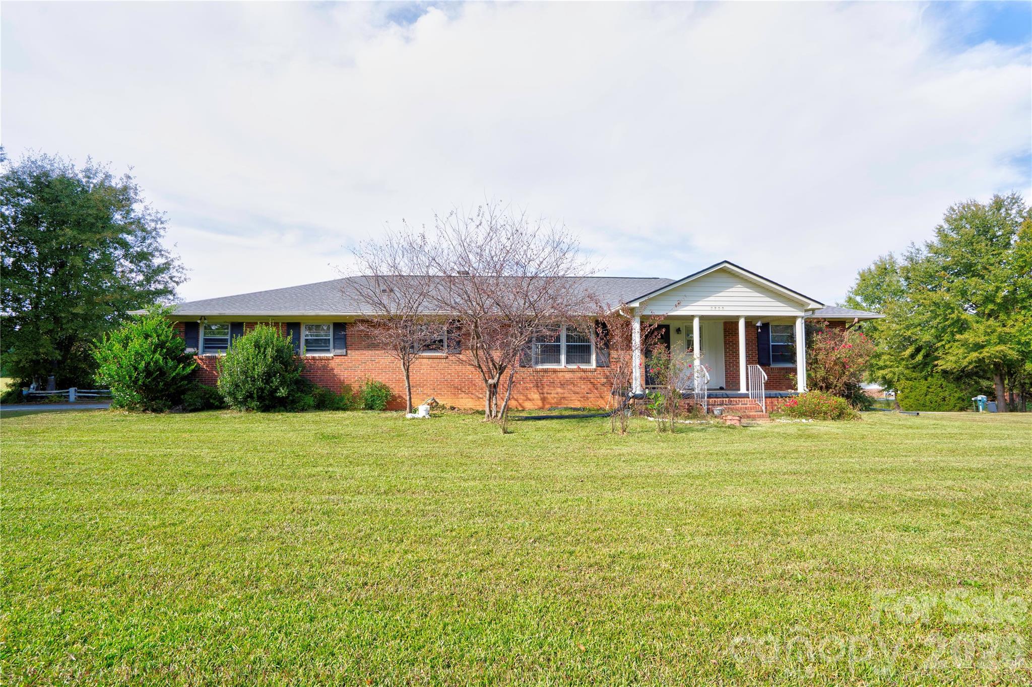 2202 S Post Road