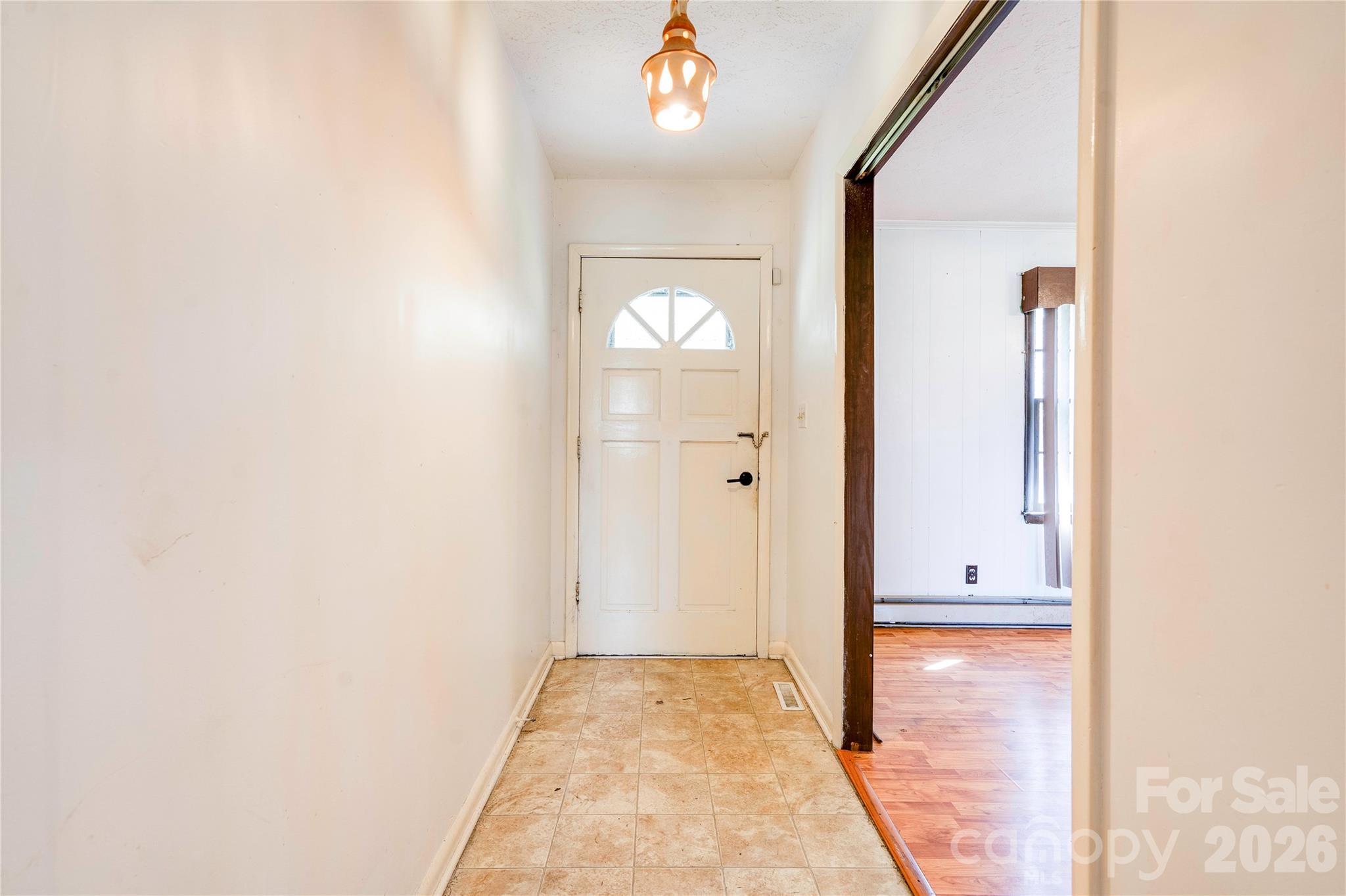 Foyer - 2202 S Post Road, Shelby